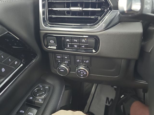 Pre-Owned 2025 GMC Yukon Denali - photo - 19