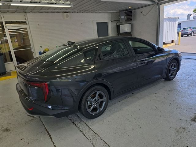 Pre-Owned 2025 Kia K4 LXS - photo - 5