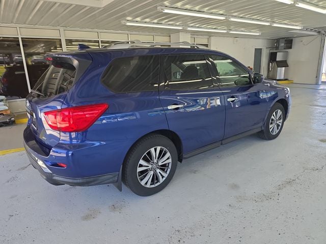 Pre-Owned 2019 Nissan Pathfinder S - photo - 5