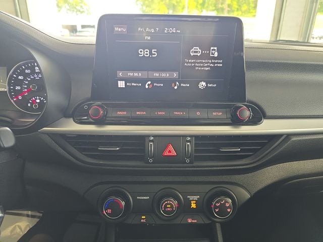 Pre-Owned 2024 Kia Forte LXS - photo - 14