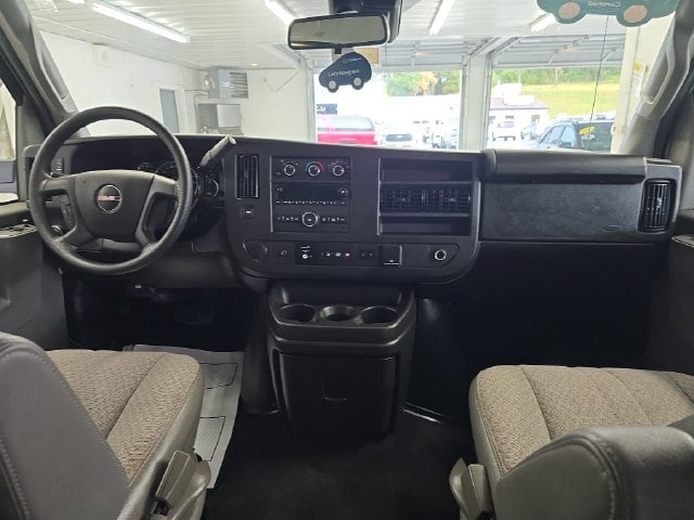 Pre-Owned 2025 GMC Savana 3500 LT - photo - 8
