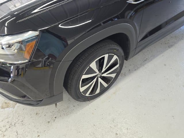 Pre-Owned 2022 Volkswagen Taos 1.5T SE - photo - 8