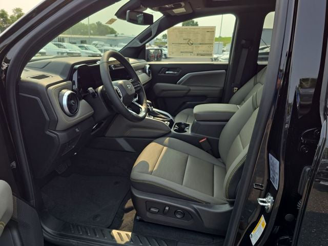New 2026 Chevrolet Colorado ZR2 - photo - 13