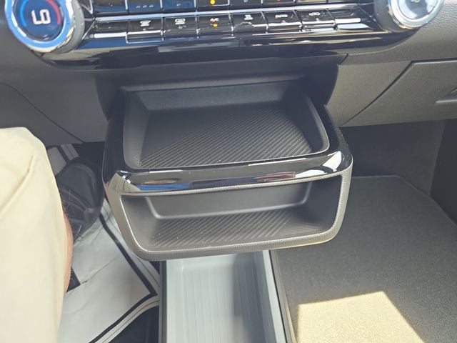 New 2027 Chevrolet Bolt EV LT - photo - 20