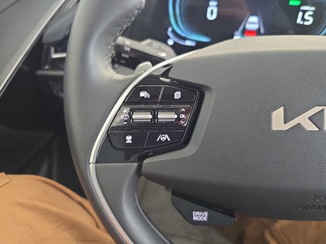 Pre-Owned 2025 Kia Niro EX - photo - 18
