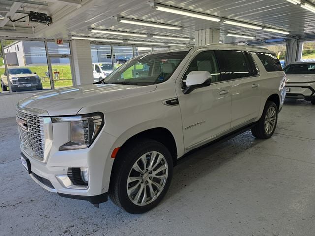 Pre-Owned 2024 GMC Yukon XL Denali - photo - 1