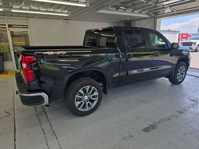 Pre-Owned 2025 Chevrolet Silverado 1500 LT - photo - 5