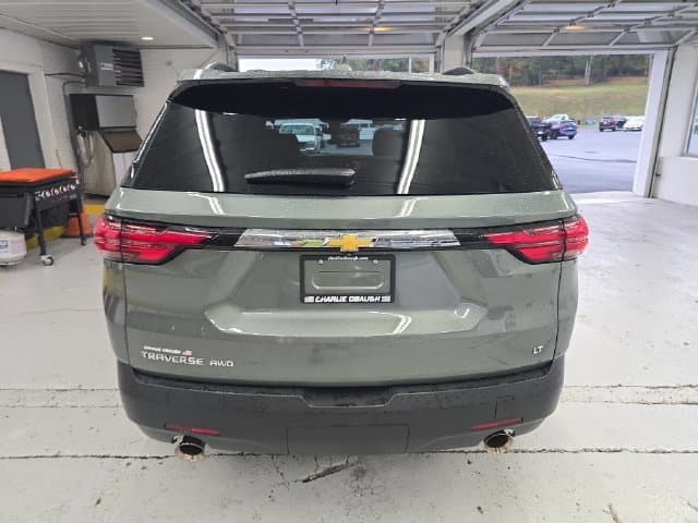 Pre-Owned 2023 Chevrolet Traverse LT - photo - 3