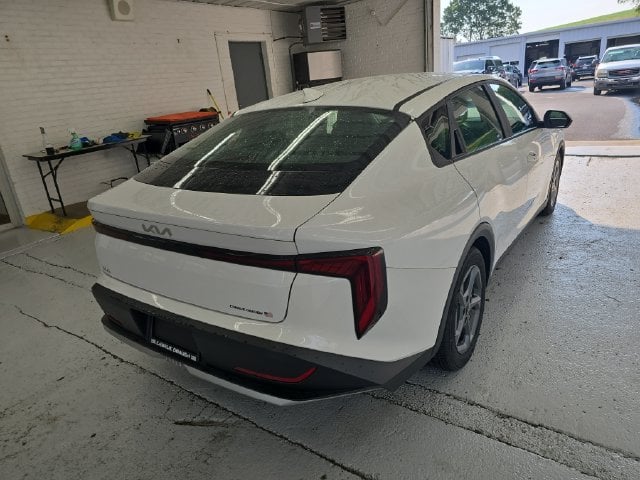 Pre-Owned 2025 Kia K4 LXS - photo - 4