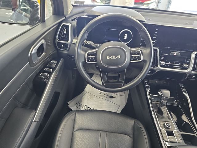 Pre-Owned 2023 Kia Sorento SX - photo - 11