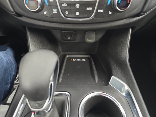 Pre-Owned 2023 Chevrolet Traverse LT - photo - 21