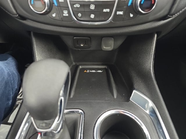Pre-Owned 2023 Chevrolet Traverse LT - photo - 21