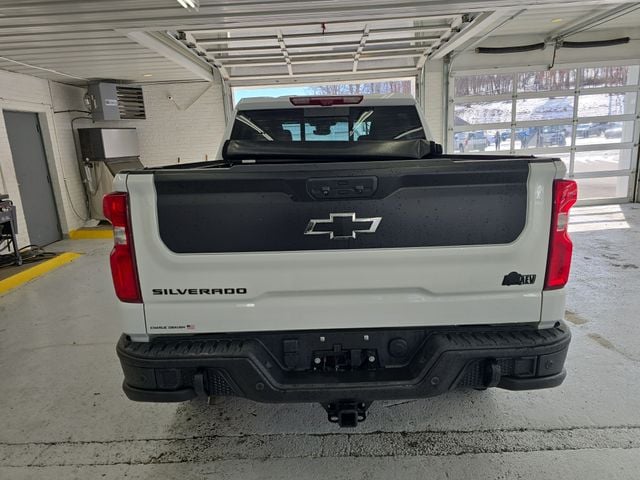 Pre-Owned 2023 Chevrolet Silverado 1500 ZR2 - photo - 3