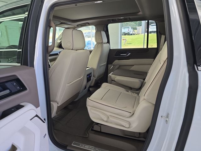 New 2026 GMC Yukon XL Denali - photo - 9