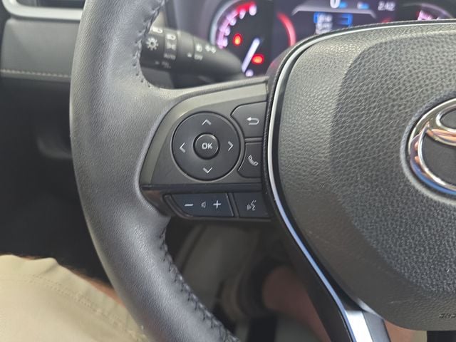 Pre-Owned 2023 Toyota RAV4 XLE Premium - photo - 19