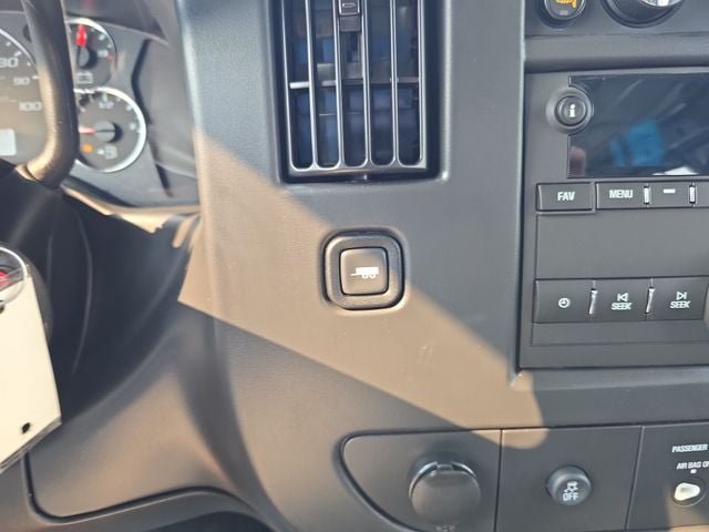 New 2026 GMC Savana 2500 Work Van - photo - 17