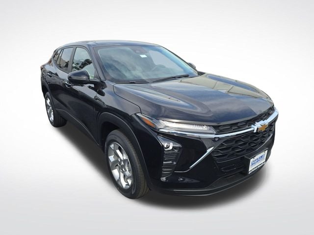 New 2026 Chevrolet Trax LS - photo - 6