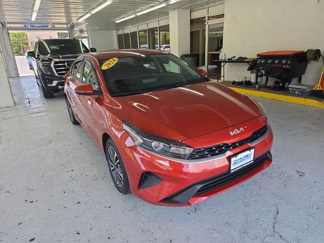 Pre-Owned 2024 Kia Forte LXS - photo - 6