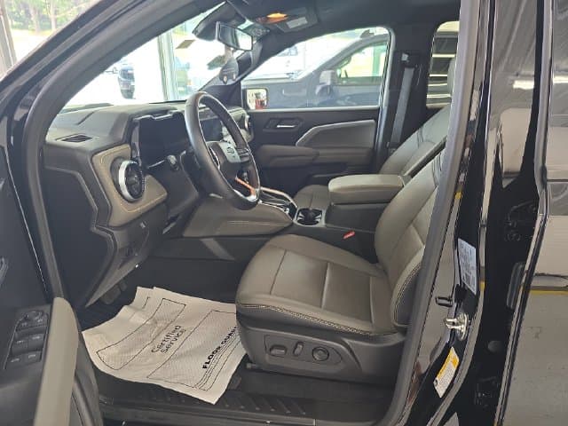 Pre-Owned 2024 Chevrolet Colorado ZR2 - photo - 12