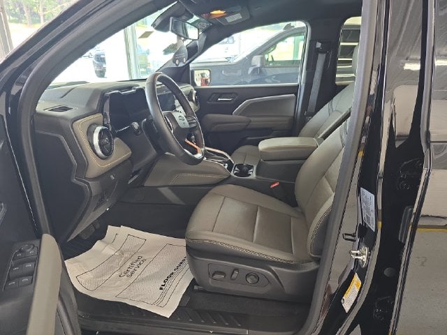 Pre-Owned 2024 Chevrolet Colorado ZR2 - photo - 12