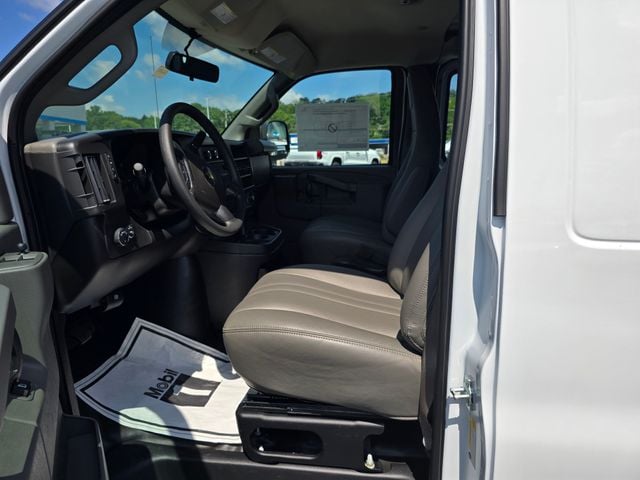 New 2026 Chevrolet Express 2500 Work Van - photo - 12