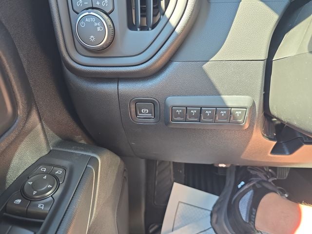 New 2026 Chevrolet Silverado 2500HD Custom - photo - 19