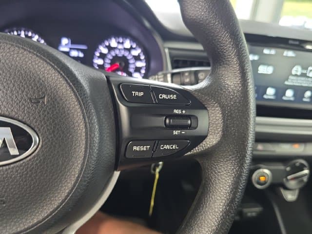 Pre-Owned 2020 Kia Rio S - photo - 17