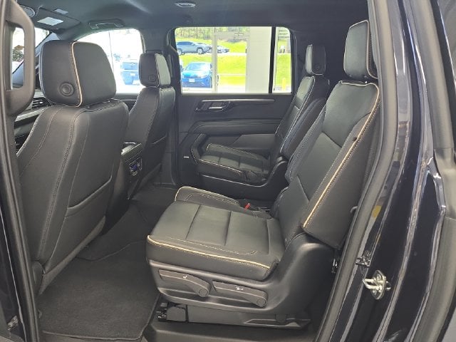 Pre-Owned 2025 Chevrolet Suburban Premier - photo - 9