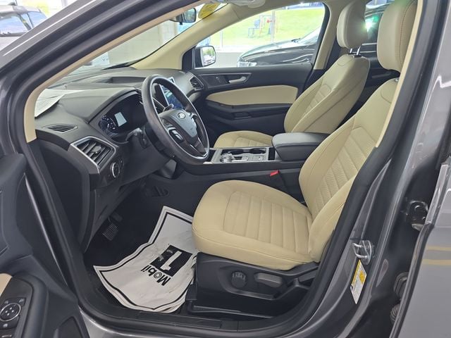 Pre-Owned 2024 Ford Edge SE - photo - 12