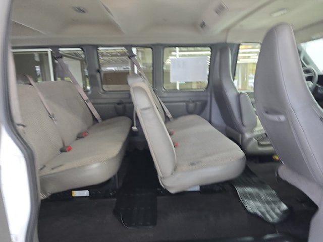 Pre-Owned 2025 GMC Savana 3500 LT - photo - 6