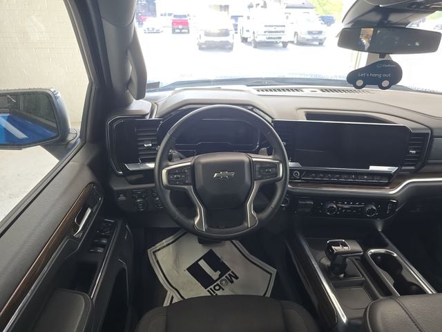 Pre-Owned 2024 Chevrolet Silverado 1500 RST - photo - 11