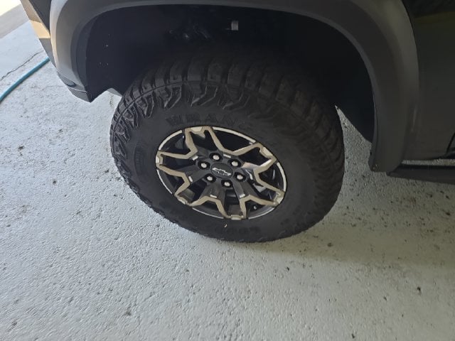 Pre-Owned 2024 Chevrolet Colorado ZR2 - photo - 8