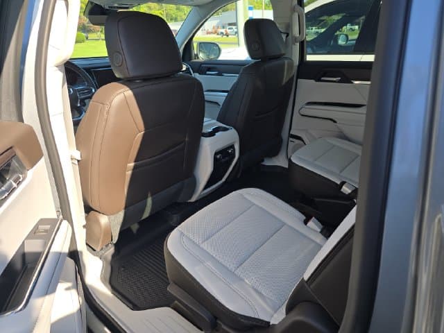 New 2027 GMC Acadia Denali - photo - 10