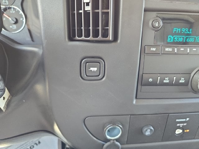 New 2025 Chevrolet Express 3500 Work Van - photo - 15
