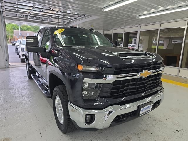 Pre-Owned 2024 Chevrolet Silverado 2500HD LT - photo - 6
