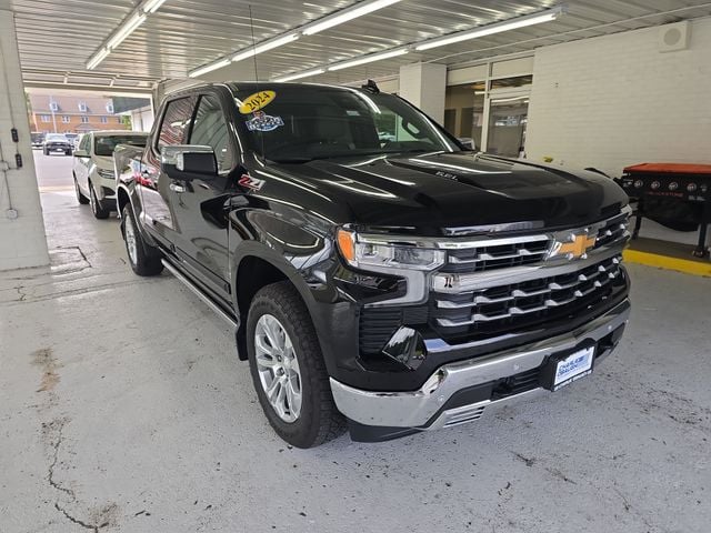 Pre-Owned 2024 Chevrolet Silverado 1500 LTZ - photo - 6