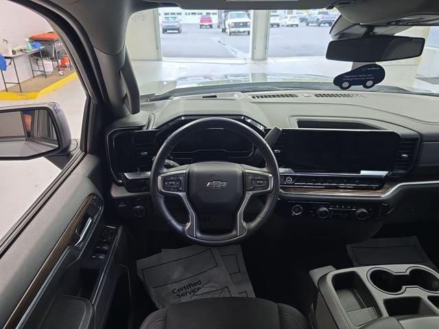 Pre-Owned 2024 Chevrolet Silverado 1500 RST - photo - 11