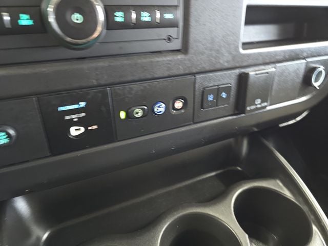 Pre-Owned 2025 GMC Savana 3500 LT - photo - 24