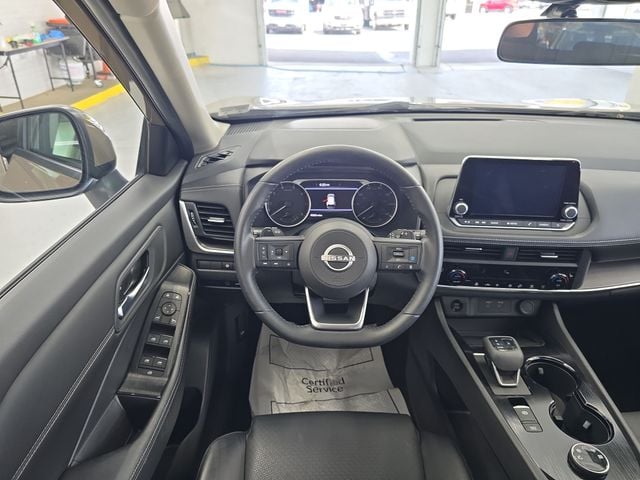 Pre-Owned 2024 Nissan Rogue SV - photo - 11