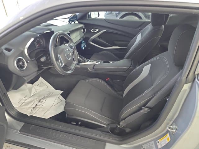 Pre-Owned 2024 Chevrolet Camaro 1LT - photo - 9