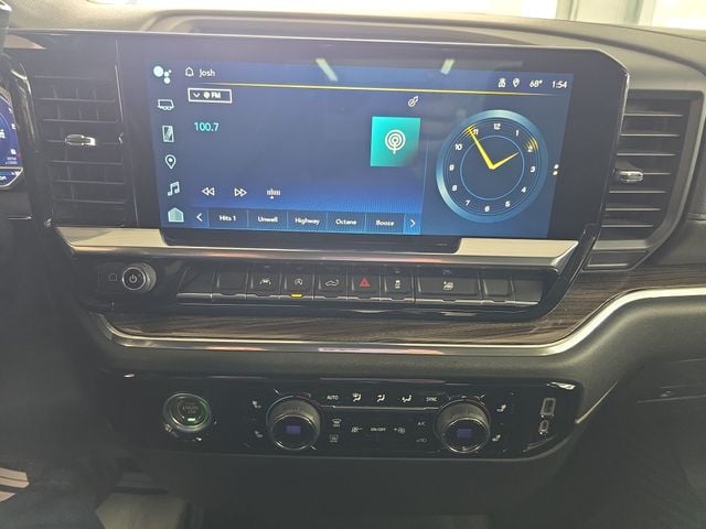 Pre-Owned 2023 Chevrolet Silverado 1500 LT - photo - 14