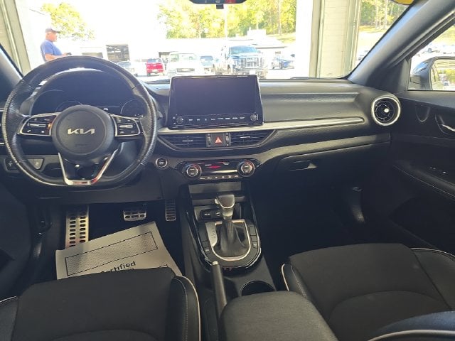 Pre-Owned 2023 Kia Forte GT-Line - photo - 10