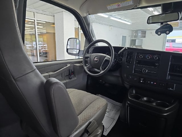 Pre-Owned 2025 GMC Savana 3500 LT - photo - 9