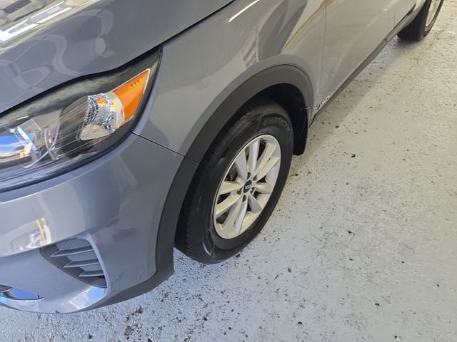 Pre-Owned 2020 Kia Sorento LX - photo - 8