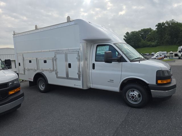 New 2025 GMC Savana Cutaway 4500 4500 Van - photo - 5