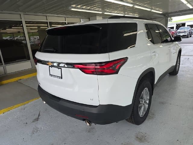 Pre-Owned 2023 Chevrolet Traverse LT - photo - 4