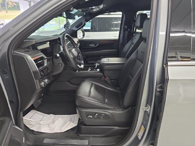 Pre-Owned 2025 GMC Yukon Denali - photo - 12