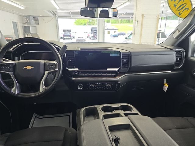 Pre-Owned 2024 Chevrolet Silverado 1500 LT - photo - 10
