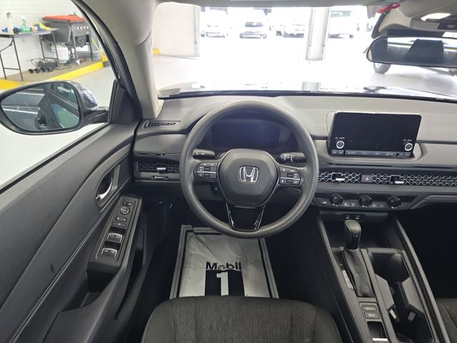 Pre-Owned 2023 Honda Accord EX - photo - 11