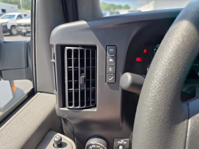 New 2026 Chevrolet Express 2500 Work Van - photo - 17